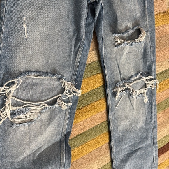 Vintage Y2K Zara Blue Washed Distressed Relaxed Jeans
Size 4 - Picture 11 of 13